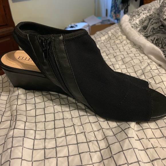Black ellen Tracy wedges size 9. Brand new - Picture 5 of 7